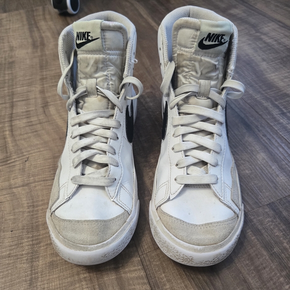 Women's Nike Dunks High-Top Sneakers - Picture 2 of 3